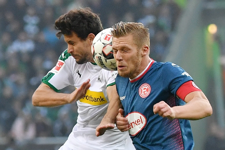 逃离巨人警察！第一人称沉浸新作《警目如炬》新预告